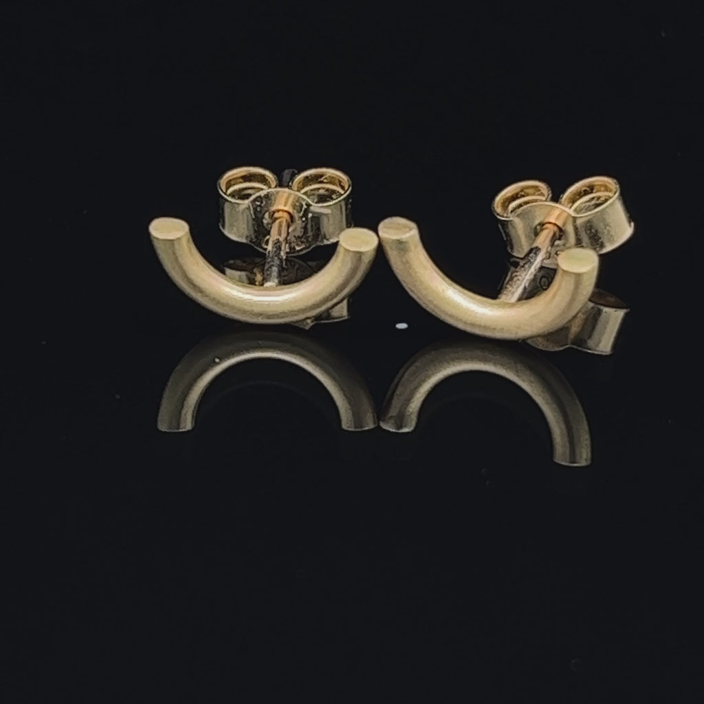 shimell madden 18k yellow gold semicircle stud earrings designyard contemporary jewellery gallery dublin ireland