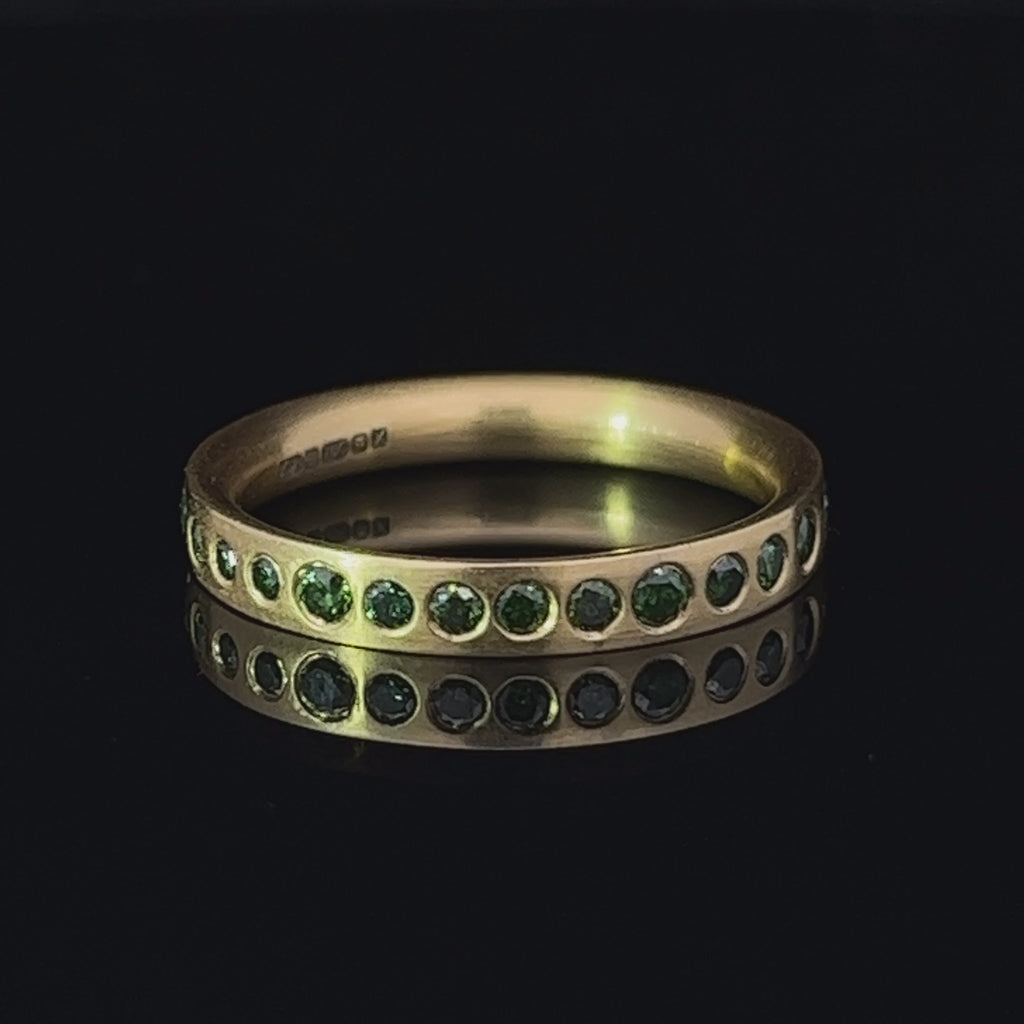 louise oneill 18k yellow gold never ending green diamond alternative engagement ring designyard contemporary jewellery gallery dublin ireland