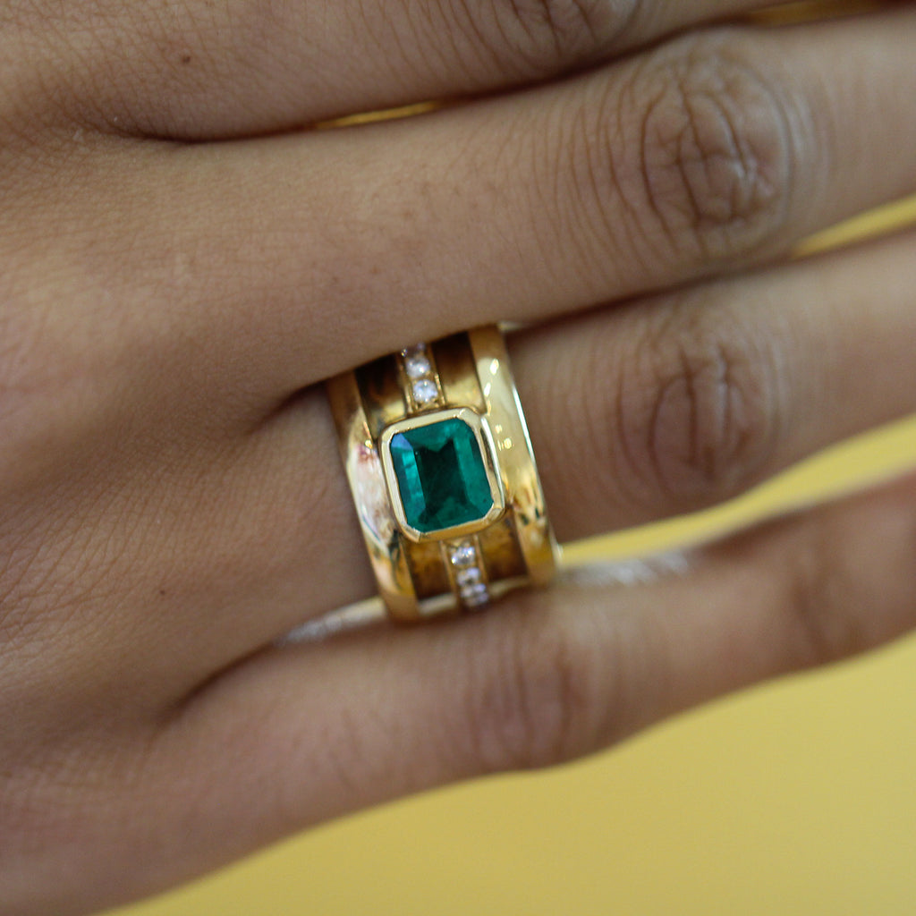 DesignYard - 18k Yellow Gold Emerald Diamond Ring - DESIGNYARD, Dublin Ireland.
