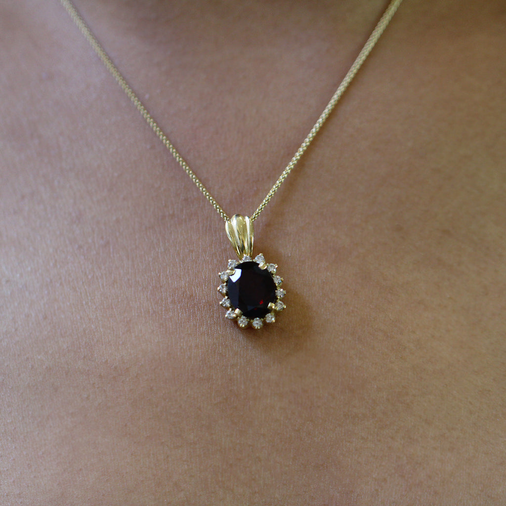 18k yellow gold diamond garnet cluster pendant designyard curated vintage jewellery collection
