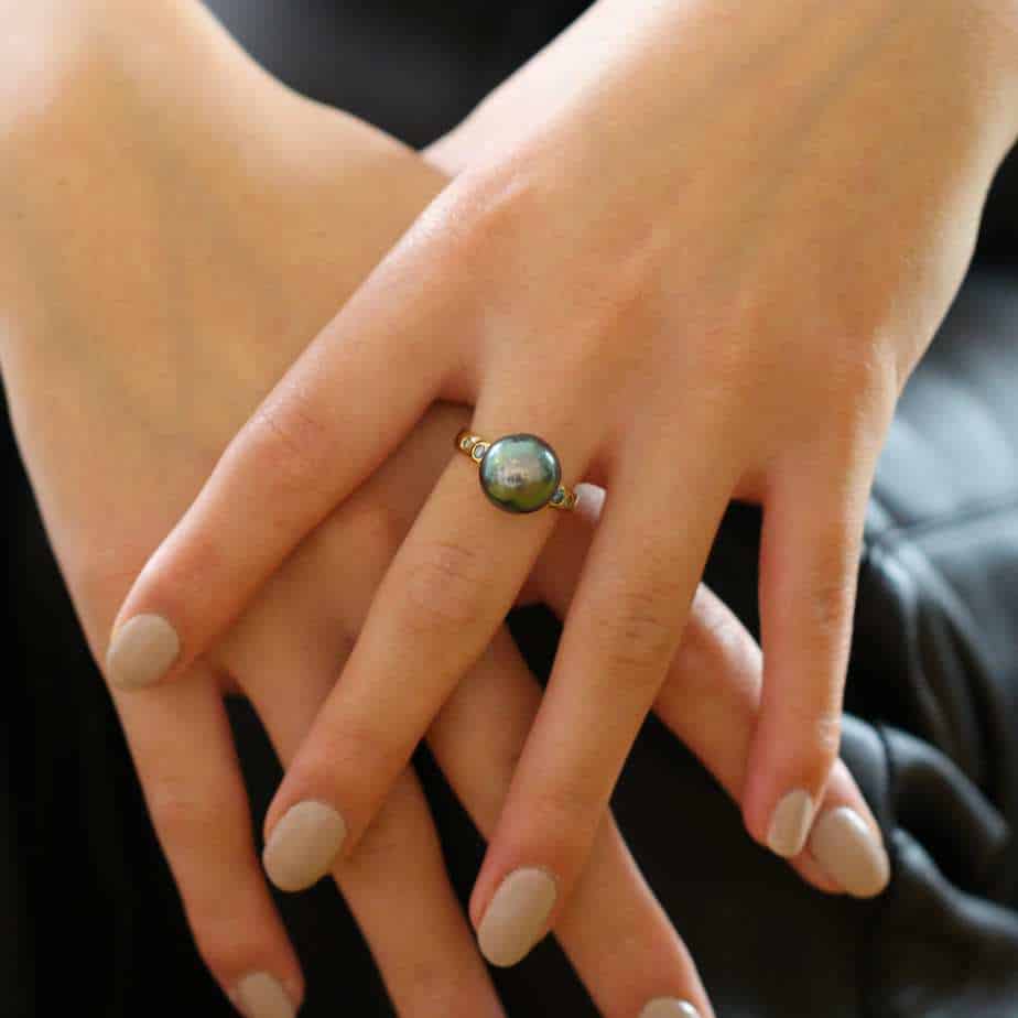 Cassie McCann 18k Yellow Gold Tahitian Pearl Blue Green Diamond Athena statement Ring DESIGNYARD number 1 for contemporary jewellery Dublin Ireland