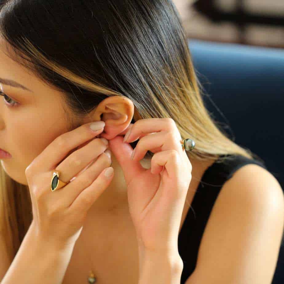 Cassie McCann 18k Yellow Gold Tahitian Pearl Blue Green Diamond Athena statement Ring DESIGNYARD number 1 for contemporary jewellery Dublin Ireland