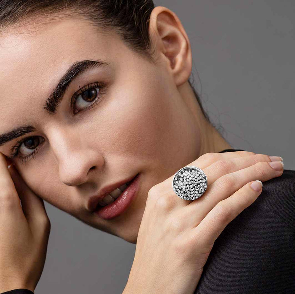 Photograph 4 of Henrich & Denzel's Platinum Swing Diamond Ring. Available on DESIGNYARD.com and in our Contemporary Jewellery Shop Dublin, Ireland. Shipping Worldwide.