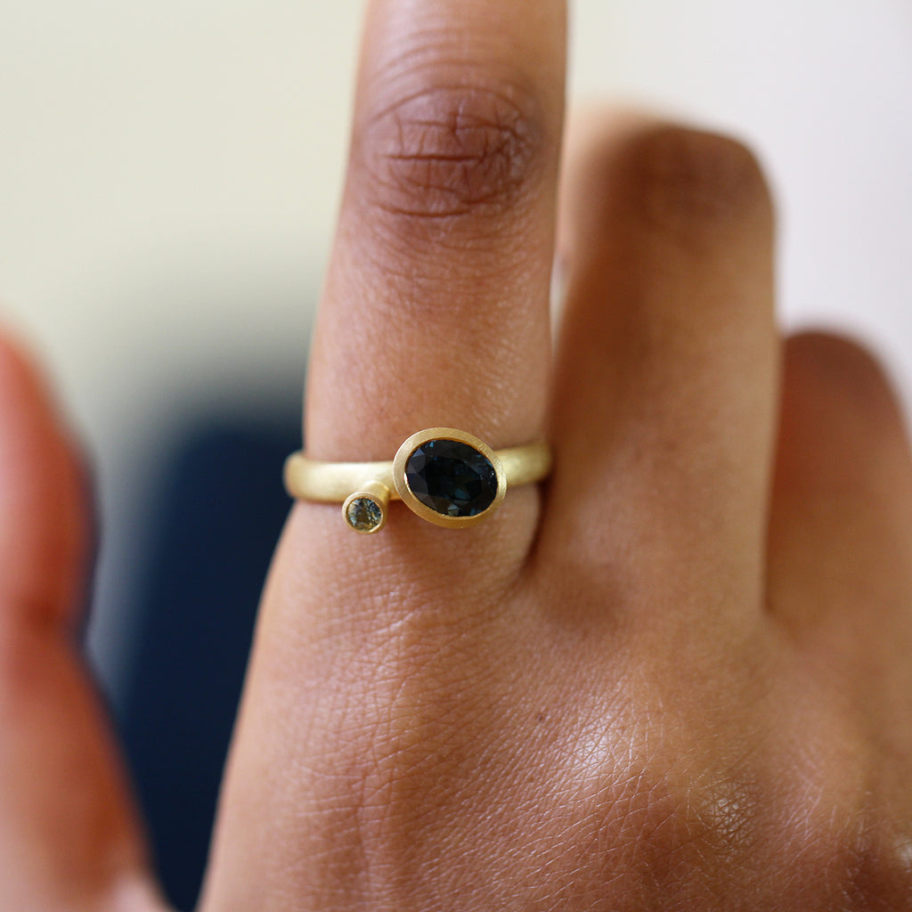 Mark Nuell - 18k Yellow Gold Teal Parti Sapphire alternative engagement Ring - DESIGNYARD, Dublin Ireland