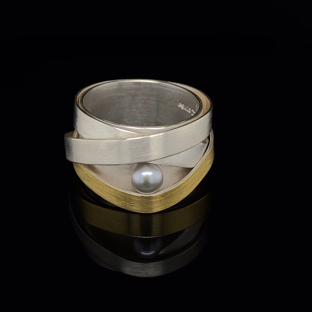 Manu - Sterling Silver 22k Yellow Gold Grey Pearl Ribbon Ring - DESIGNYARD, Dublin Ireland.