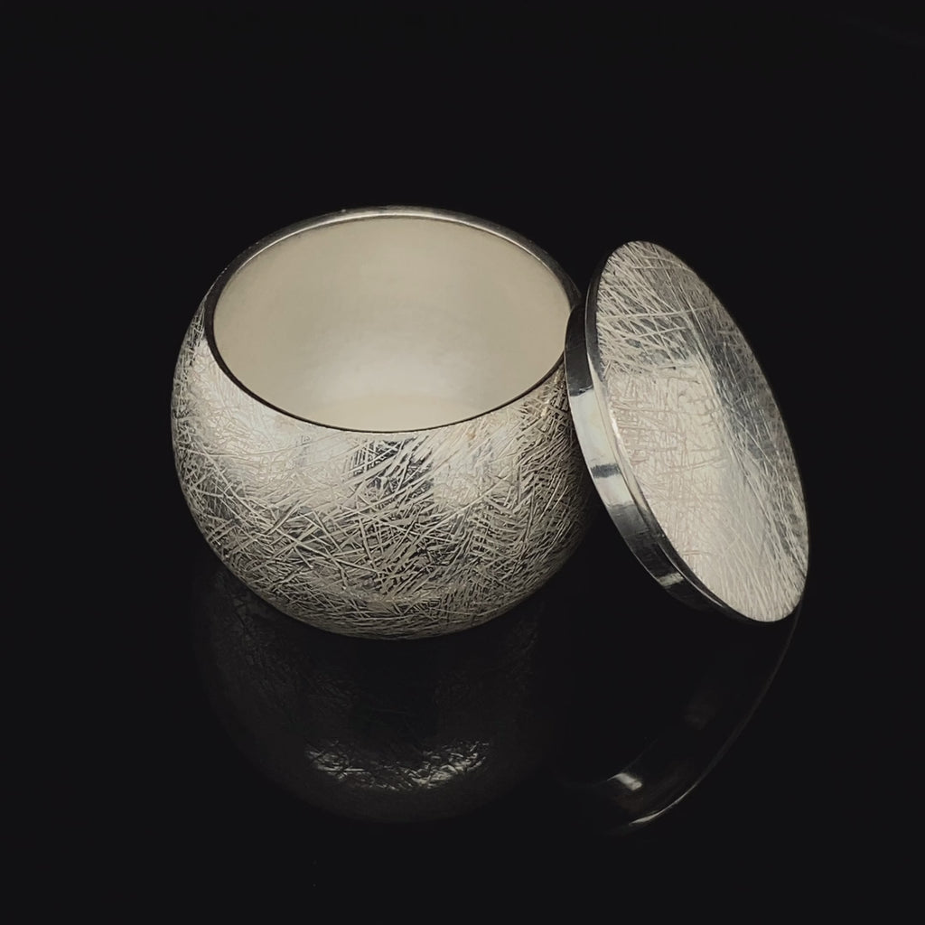 Erik Urbschat - Sterling Silver Box - DESIGNYARD, Dublin Ireland.