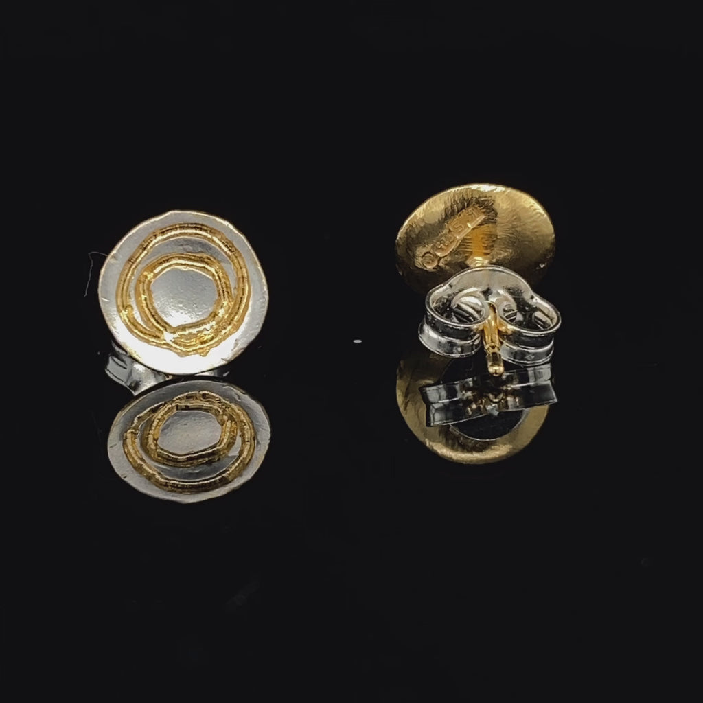 Video of Kate Smith's Contemporary Silver Gold Etched Stud Earrings. Available on DESIGNYARD.com and in our Jewellery Shop Dublin, Ireland. Free Worldwide Shipping with DHL.