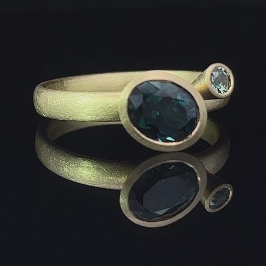 Mark Nuell - 18k Yellow Gold Teal Parti Sapphire alternative engagement Ring - DESIGNYARD, Dublin Ireland