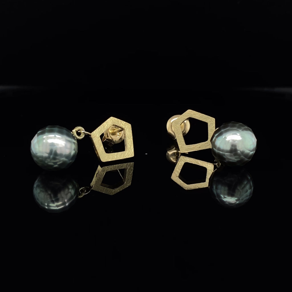 Atelier Luz - 14k Yellow Gold G*Metriq Faceted Pearl Earrings - DESIGNYARD, Dublin Ireland.