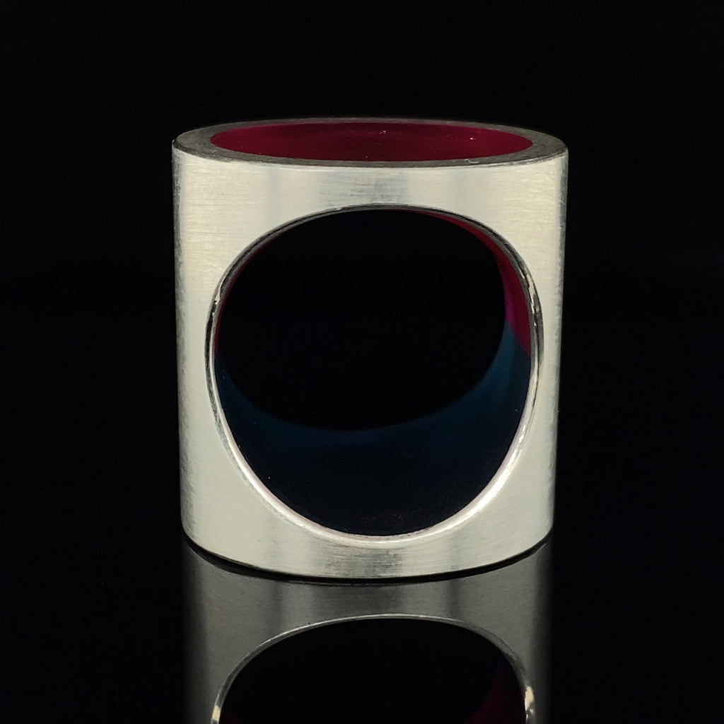 Video of Monika Jakubec's Contemporary Silver Pink Blue Oval Resin Statement Ring. Available on DESIGNYARD.com and in our Jewellery Shop Dublin, Ireland. Free Worldwide Shipping with DHL.