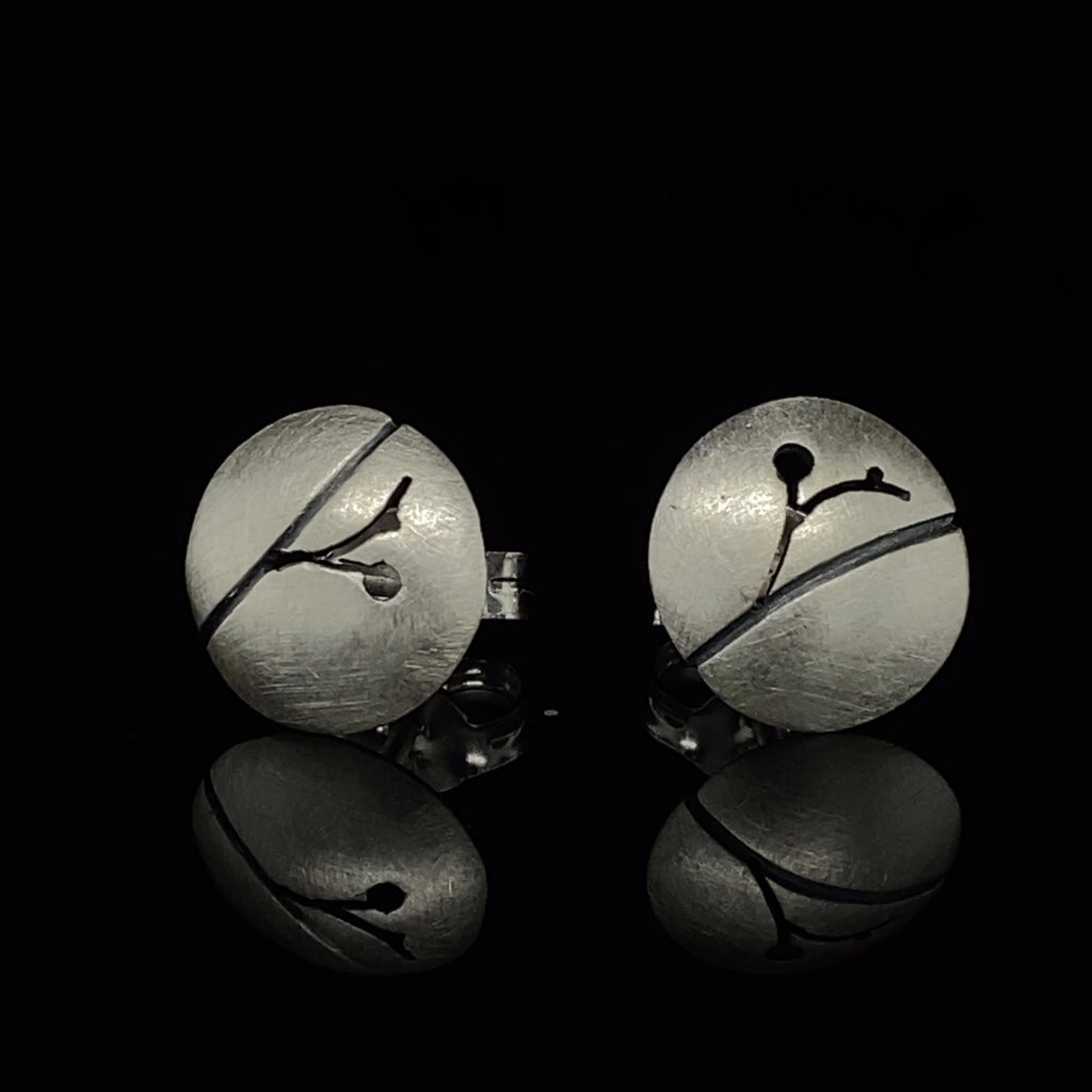 Video of Kate Smith's Contemporary Silver Round Blossom Stud Earrings. Available on DESIGNYARD.com and in our Jewellery Shop Dublin, Ireland. Worldwide Shipping with DHL. 