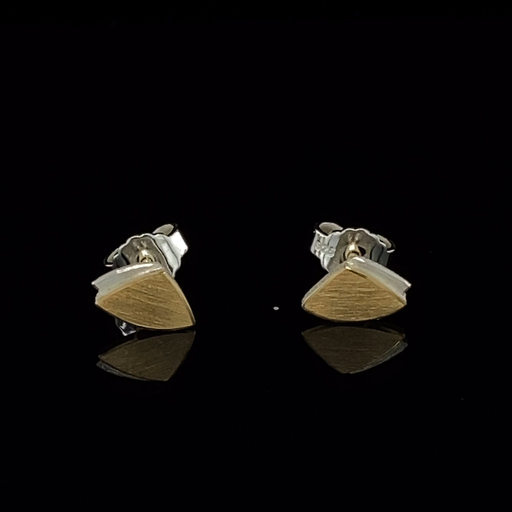 Manu - Sterling Silver 22k Yellow Gold Bi-Metal Layered Triangle Stud Earrings - DESIGNYARD, Dublin Ireland.