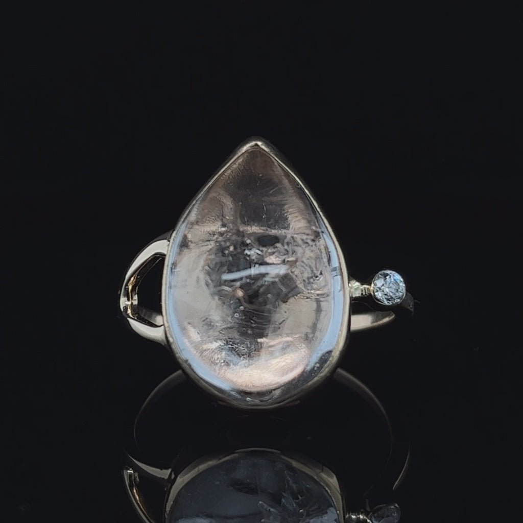 Video of Stephanie Robinson's Contemporary 14k Yellow Gold Enhydro Quartz Ring. Available on DESIGNYARD.com and in our Jewellery Shop Dublin, Ireland. Free Worldwide Shipping with DHL.