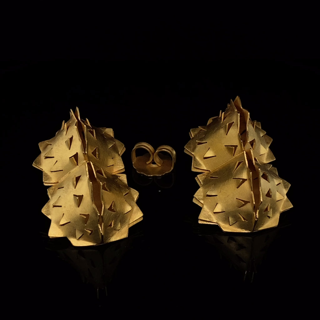 Video of Sophia Epp's Contemporary Silver 22k Gold Plate Igel 2 Statement Earrings. Available on DESIGNYARD.com and in our Jewellery Shop Dublin, Ireland.