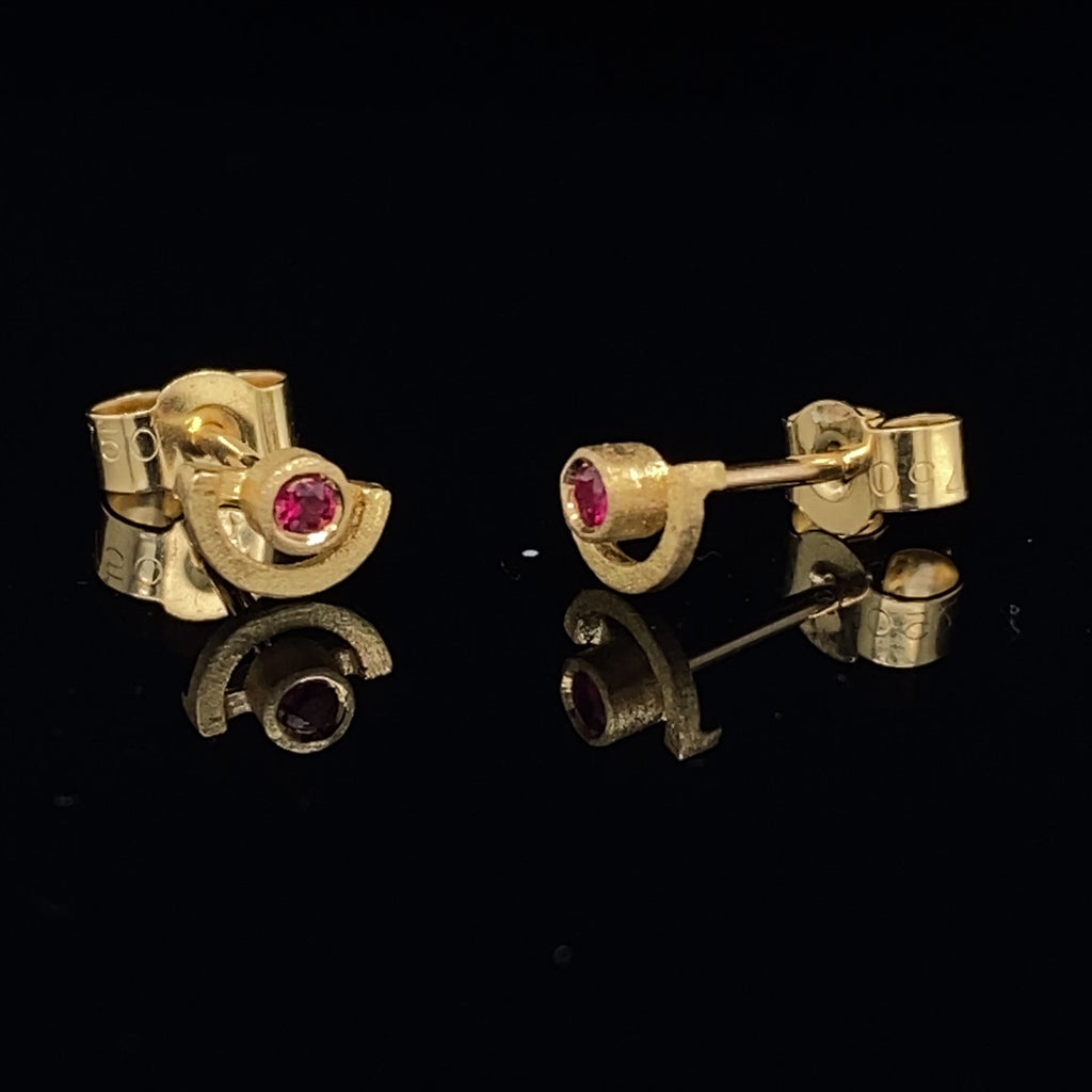 Shimell And Madden - 18k Yellow Gold Ruby Mini Half Circle Stud Earrings - DESIGNYARD, Dublin Ireland.