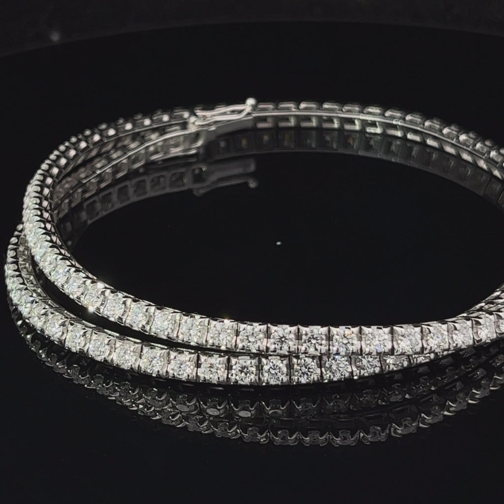 Video of 18k White gold 4.20ct Diamond Tennis Necklace. Available on DESIGNYARD.com and in our Jewellery Shop Dublin, Ireland. Free Worldwide Shipping with DHL