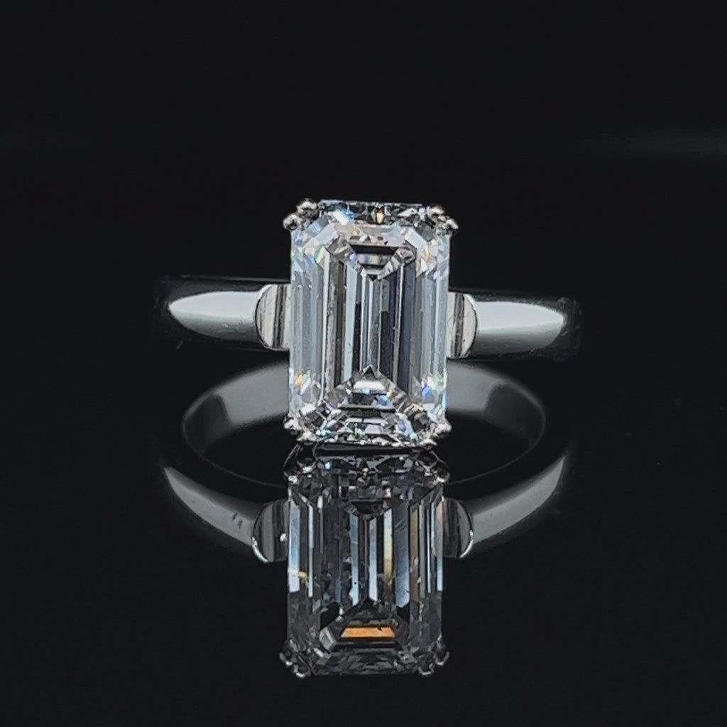 DesignYard - 18k White Gold 2.35ct Emerald Cut Solitaire Engagement Ring - DESIGNYARD, Dublin Ireland.