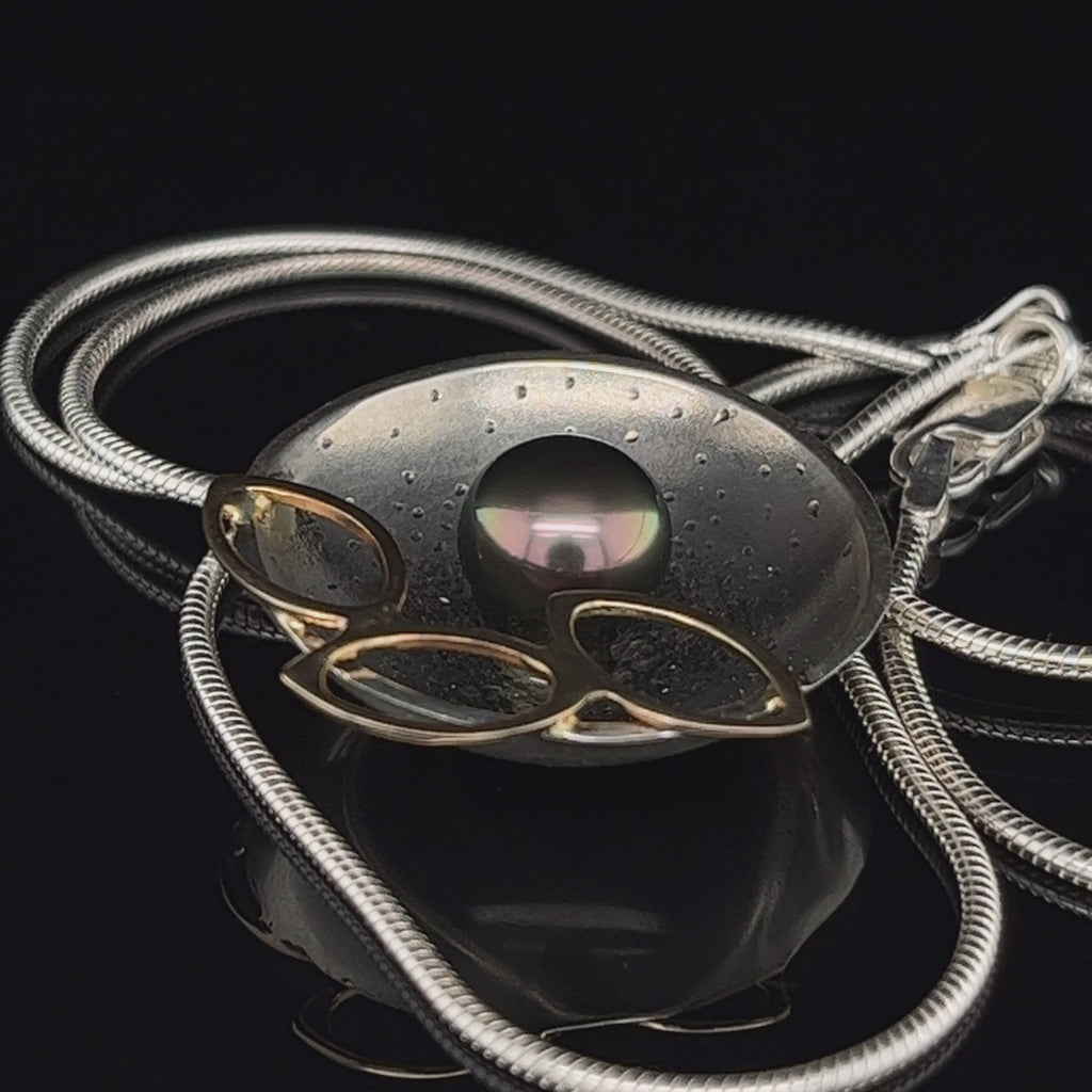 Stephanie Robinson - Silver 14k Yellow Gold Tahitian Pearl Dish Necklace - DESIGNYARD, Dublin Ireland.