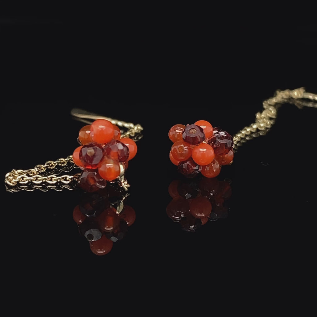 Neeltje Huddleston Slater - 14k Yellow Gold Garnet Carnelian Chain Earrings - DESIGNYARD, Dublin Ireland.