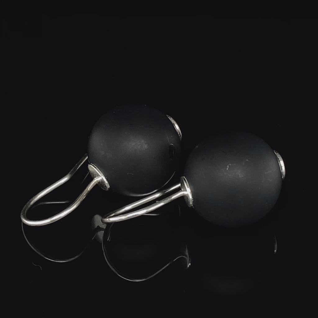 Inga Reed - Sterling Silver Onyx Short Drop Earrings - DESIGNYARD, Dublin Ireland.