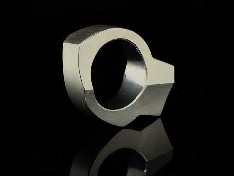 Video of Erik Urbschat's Contemporary Sterling Silver Klotz 2 Statement Ring. Available on DESIGNYARD.com and in our Jewelry Store Dublin, Ireland.