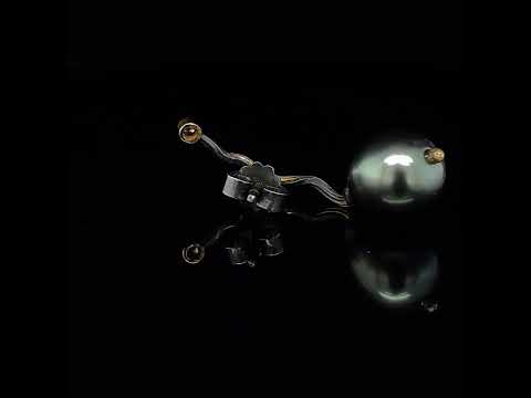 Video of Bergsøe's Organic Silver & Yellow Gold Seafire Tahiti Pearl Diamond Single Earring. Available on DESIGNYARD.com and in our Contemporary Jewellery Shop Dublin, Ireland. Free Worldwide Shipping with DHL.