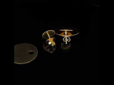 Video of Angela Hubel's Contemporary 18k Yellow Gold Sandwich Statement Earrings. Available on DESIGNYARD.com and in our Jewellery Shop Dublin, Ireland. Free Worldwide Shipping with DHL.