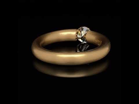 Video of Niessing's Contemporary 18k Fine Rose Gold Spannring® Tapered Engagement Ring. Available on DESIGNYARD.com and in our Jewellery Shop Dublin, Ireland. Free Worldwide Shipping with DHL.