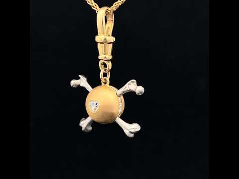 Video of Sam Lafford's 18k Yellow Gold & Platinum HeartBroken Grá Necklace. Available on DESIGNYARD.com and in our Contemporary Jewellery Shop Dublin, Ireland. Free Worldwide Shipping with DHL.