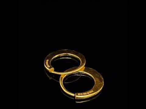Video of Sarah Herriot's 24k Yellow Gold Hoops 14mm. Available on DESIGNYARD.com and in our Contemporary Jewellery Shop Dublin, Ireland. Free Worldwide Shipping with DHL.