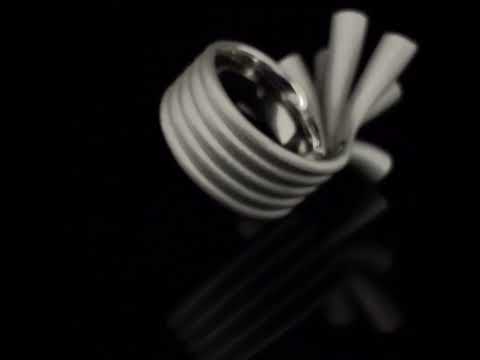 Video of Sarah Herriot's Sterling Silver Splash Statement Ring. Available on DESIGNYARD.com and in our Contemporary Jewellery Shop Dublin, Ireland. Free Worldwide Shipping with DHL.