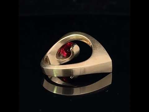 Video of Angela Hubel's Contemporary 18k Rose Gold Shooting Star Ruby Alternative Engagement Ring. Available on DESIGNYARD.com and in our Jewellery Shop Dublin, Ireland. Free Worldwide Shipping with DHL.
