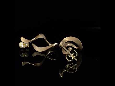 Video of Cardillac's Contemporary 14k Yellow Gold Curl Statement Earrings. Available on DESIGNYARD.com and in our Jewellery Shop Dublin, Ireland. Free Worldwide Shipping with DHL.