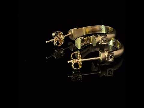 Video of Síne Vasquez's Contemporary 14k Yellow Gold Diamond Pillar Hoop Earrings. Available on DESIGNYARD.com and in our Jewellery Shop Dublin, Ireland. Free Worldwide Shipping with DHL.