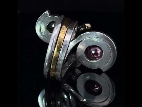 Video of Barbara Bertagnolli's Contemporary 24k Yellow Gold & Silver Tourmaline Diamond Unique Statement Ring. Available on DESIGNYARD.com Number 1 for Contemporary Jewellery Dublin, Ireland. Free Worldwide Shipping with DHL.