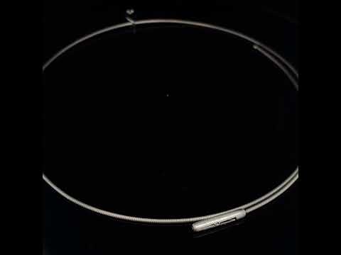 Video of Contemporary 18k White Gold Teardrop Diamond Choker. Available on DESIGNYARD.com and in our Jewellery Shop Dublin, Ireland. Free Worldwide Shipping with DHL.