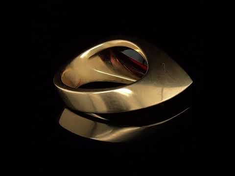 Video of Angela Hubel's Contemporary 18k Rose Gold Garnet Navette Statement Ring. Available on DESIGNYARD.com and in our  Contemporary Jewellery Gallery Dublin, Ireland. Free Worldwide Shipping with DHL.