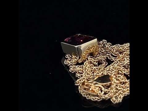 Video of Ronan Campbell's Contemporary 18k Fair Trade Yellow Gold Tenues Bezəl Brazilian Tourmaline Pendant. Available on DESIGNYARD.com and in our Jewellery Shop Dublin, Ireland. Free Worldwide Shipping with DHL.