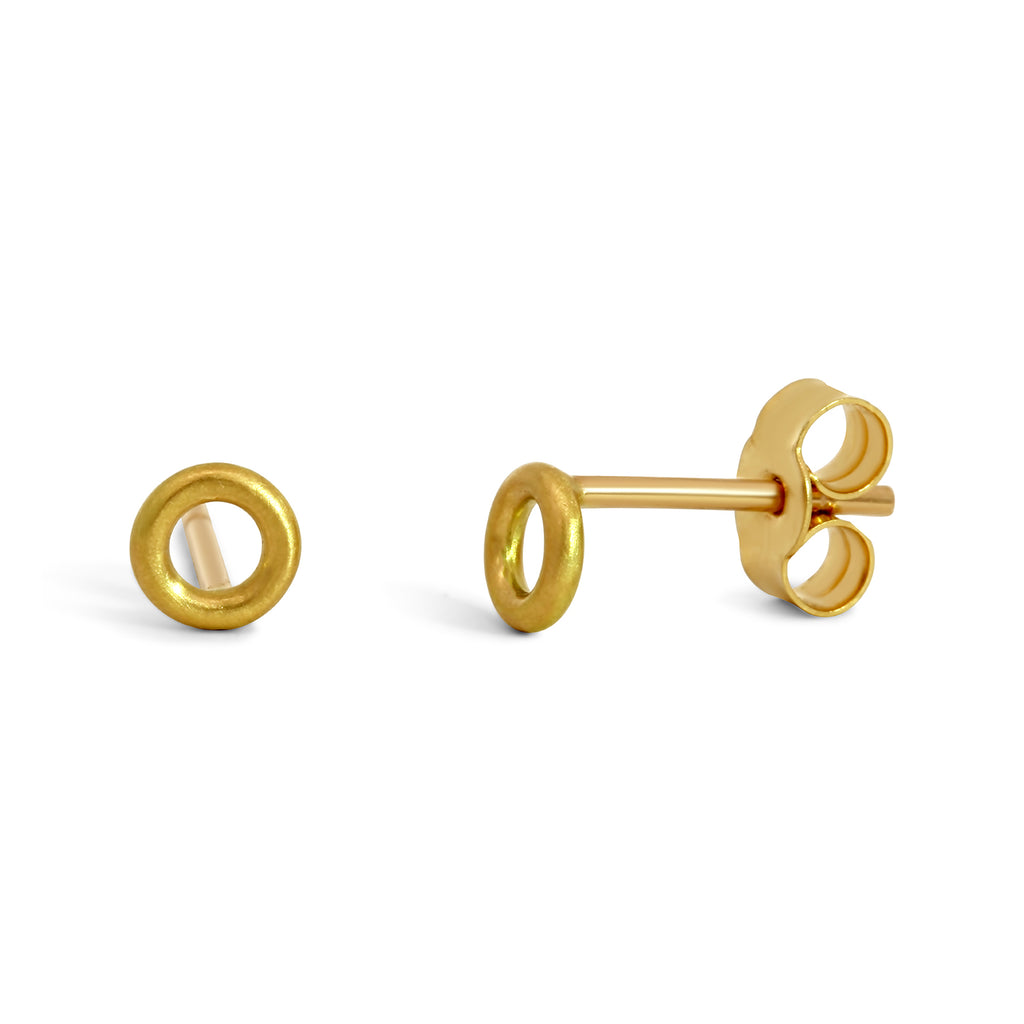 shimell madden 18k yellow gold open circle stud earrings designyard contemporary jewellery gallery dublin ireland