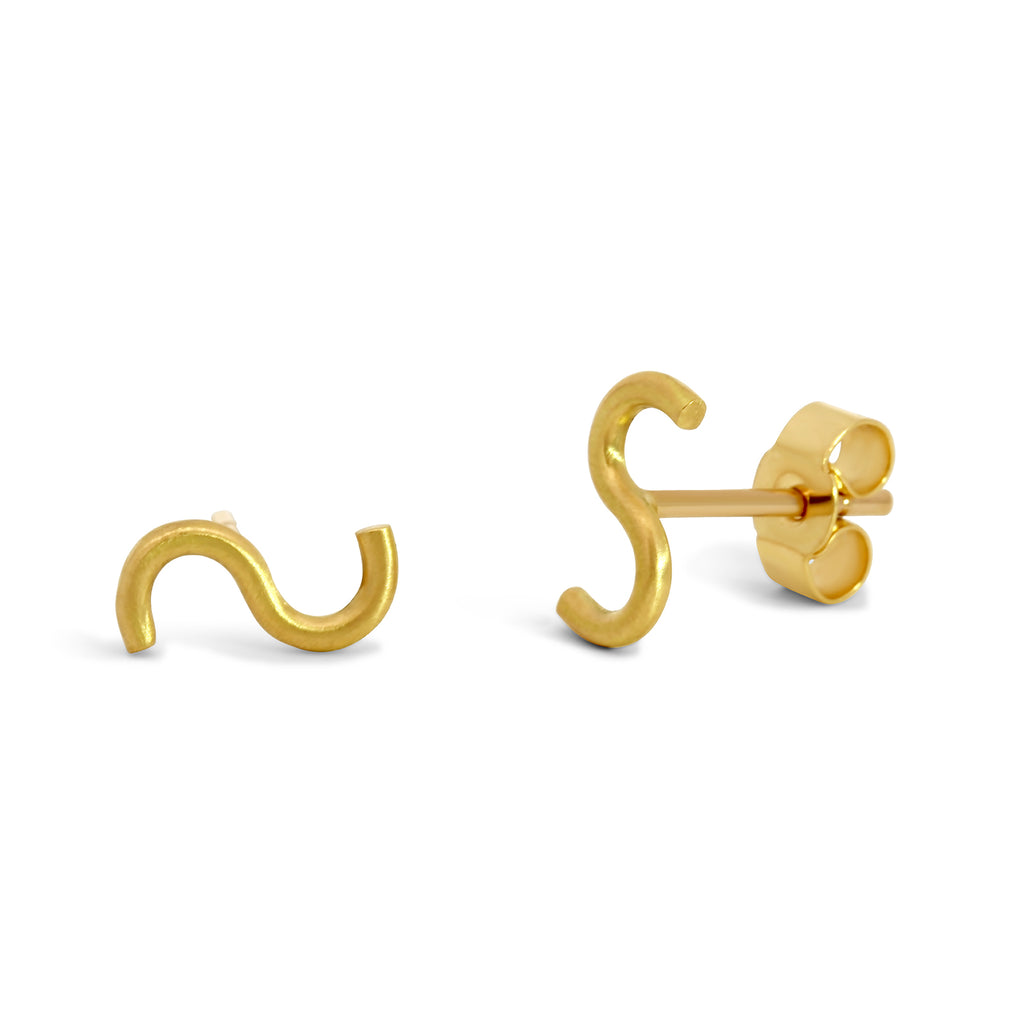 shimell madden 18k yellow gold s stud earrings designyard contemporary jewellery gallery dublin ireland