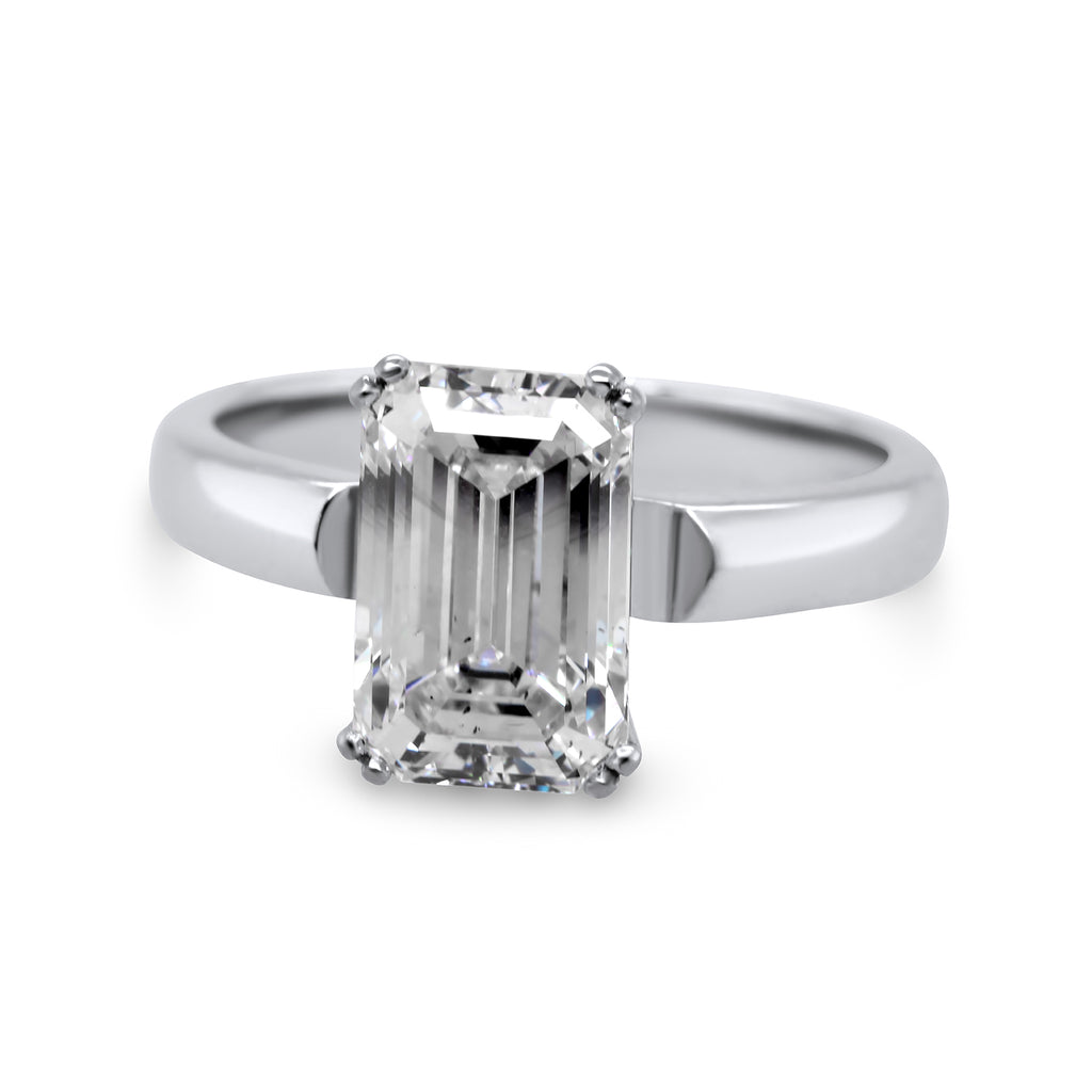 DesignYard - 18k White Gold 2.35ct Emerald Cut Solitaire Engagement Ring - DESIGNYARD, Dublin Ireland.