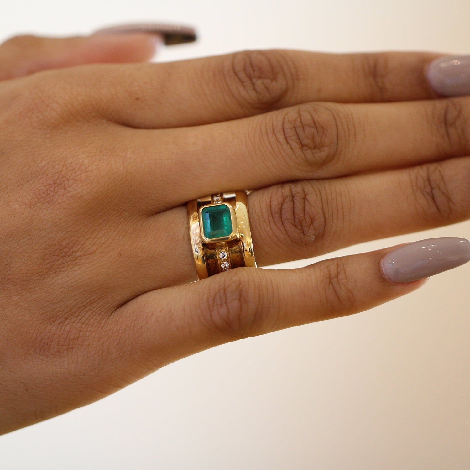 Statement vintage 2025 emerald rings