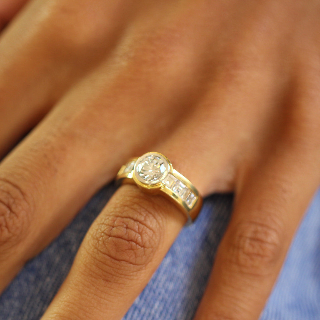 DesignYard - 18k Yellow Gold Carré Cut Diamond Ring - DESIGNYARD, Dublin Ireland.