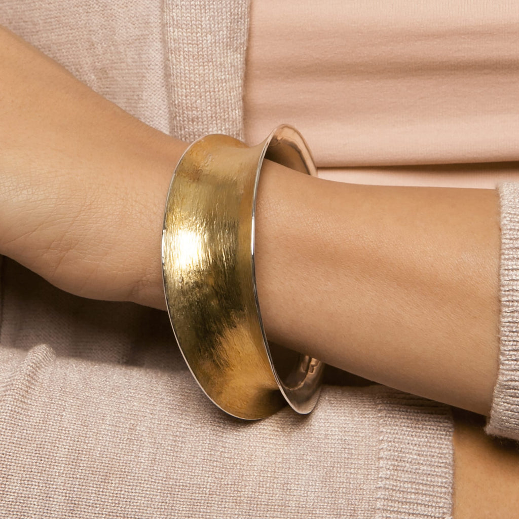 Photograph 3 of Seamus Gill's Contemporary 22k Yellow Gold Silver Flowing Statement Bracelet. Available on DESIGNYARD.com Dublin Ireland. Free Worldwide Shipping with DHL. 