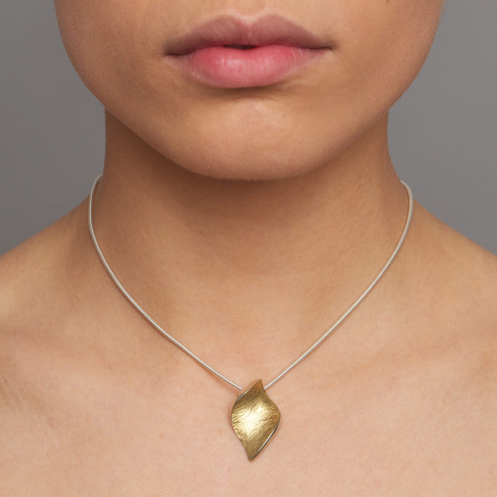 Seamus Gill - 22k Yellow Gold Plated Silver Flowing Curves Small Necklace - DESIGNYARD, Dublin Ireland.