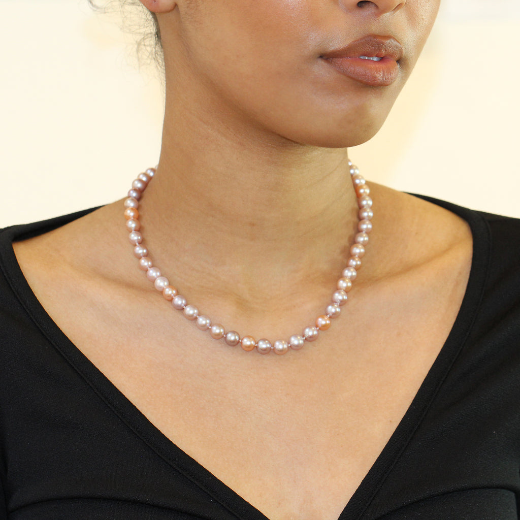 Cassie McCann hand made in Ireland Yellow Gold Dusty Pink Pearl Necklace - DESIGNYARD number 1 for contemporary jewellery Dublin Ireland.