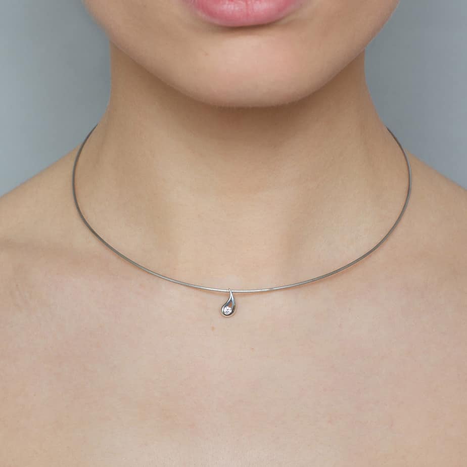 Photograph 2 of Contemporary 18k White Gold Teardrop Diamond Choker. Available on DESIGNYARD.com and in our Jewellery Shop Dublin, Ireland. Free Worldwide Shipping with DHL.