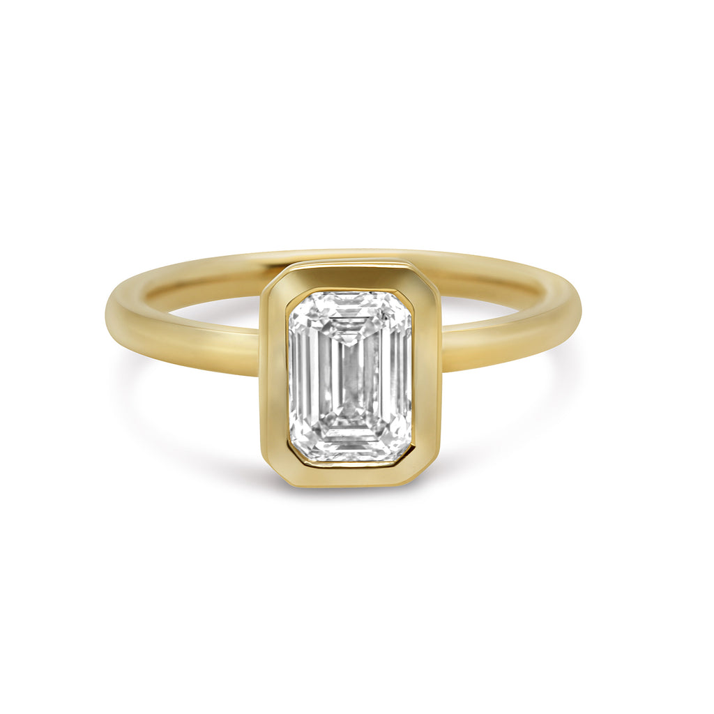 Ronan Campbell - 18k Yellow Gold Mēdēəm Bezəl Emerald Cut Diamond Ring 1.01ct GIA F VS1 - DESIGNYARD, Dublin Ireland.