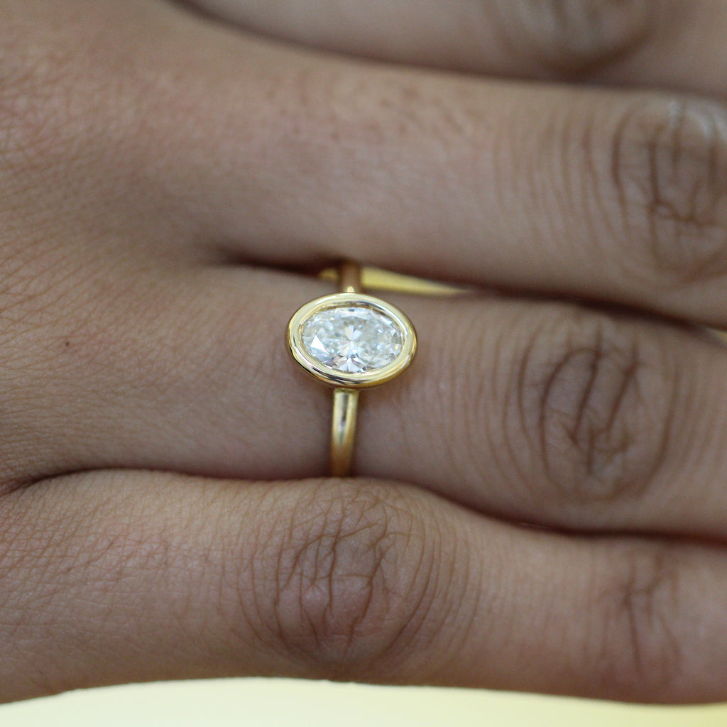 Ronan Campbell - 18k Yellow Gold Mēdēəm Bezəl Oval Diamond Ring 0.71ct GIA D SI1 - DESIGNYARD, Dublin Ireland.