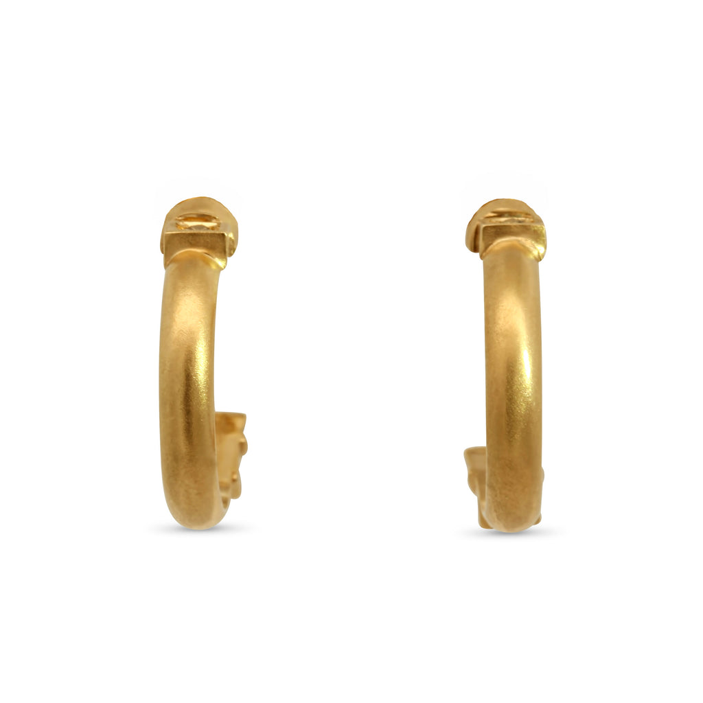 Síne Vasquez - 14k Yellow Gold Diamond Pillar Hoop Earrings - DESIGNYARD, Dublin Ireland.